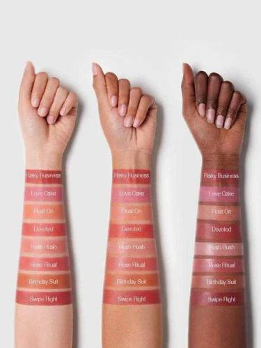 High pigmented liquid blush. 