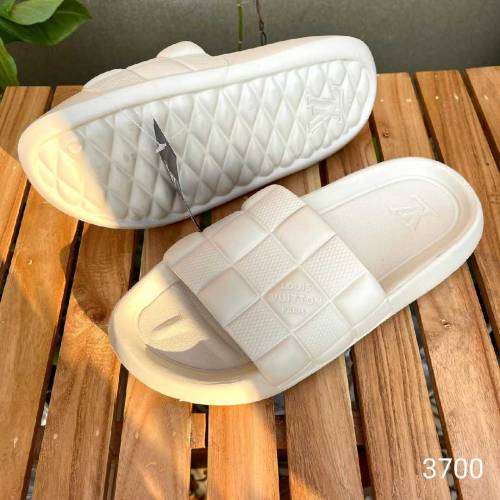 L.V slide black & white  branded sleepers 