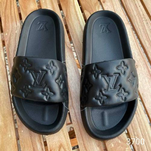L.V slide black & white  branded sleepers 