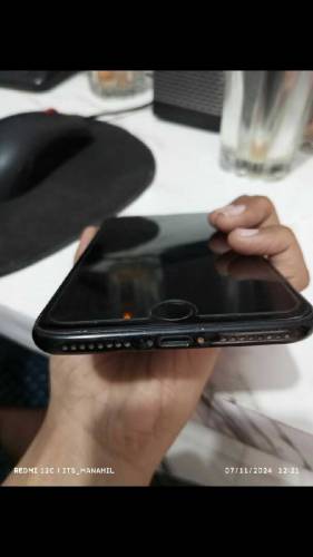 selling my iphone7 plus pta approved 256GB