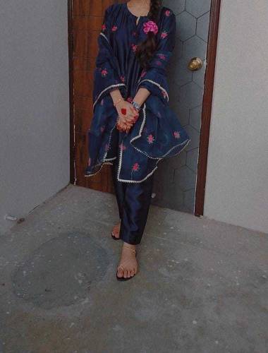 Rose Embroidery Shirt With Embeoidery Dupatta 3pcs