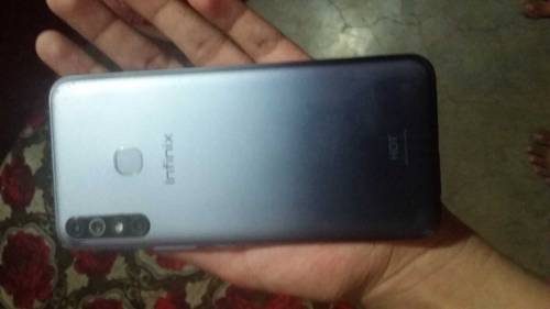 infinix hot 8 4/64.