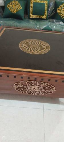 Brand new table is selling on urgent basis