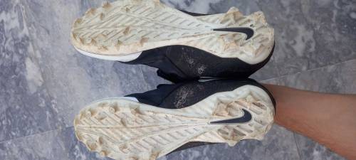 Football Studs shoes / Soccer shoes