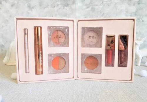 JENA FRUMES UK PRIMARK PS.. GIFT BOX.