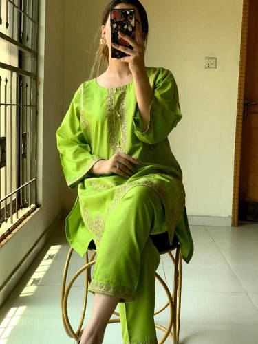 women dresses available0