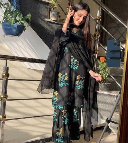 2 Pcs Women's Linen Printed Suit Free Home Delivery 