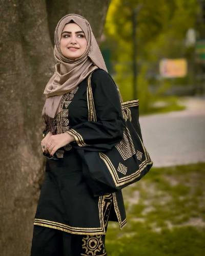 women's clothing with hand bags 