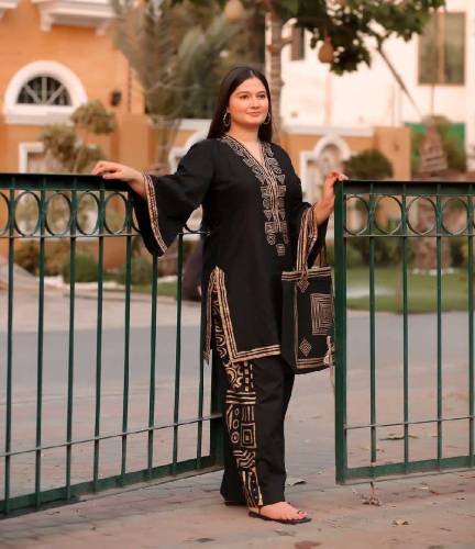 women's clothing with hand bags 