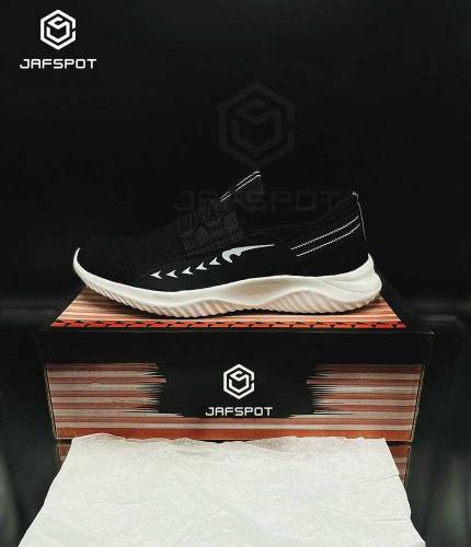 sports shoes 