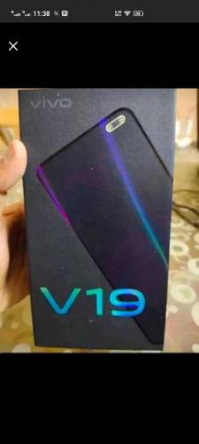 VIVO V19 