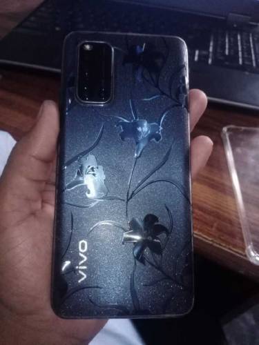 VIVO V19 