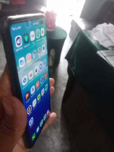 VIVO V19 