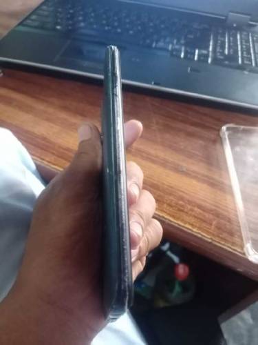 VIVO V19 