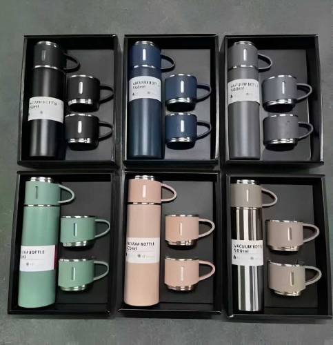 Vacuum Flask Set with 3 Extra 160ml approx Cups and 🎁Gift