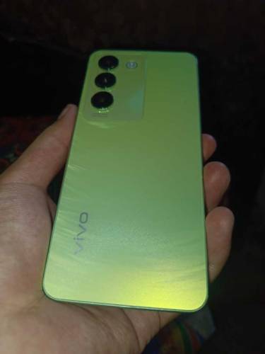 VIVO Y100 8/128
