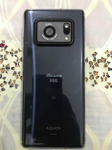 SHARP AQUOS R6