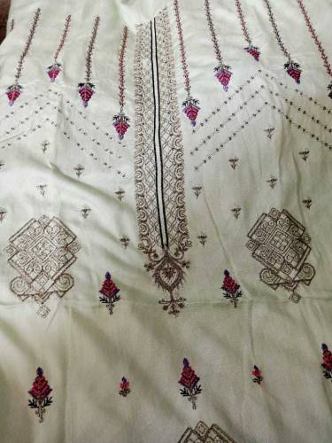 karandi 3 piece embroided suit 