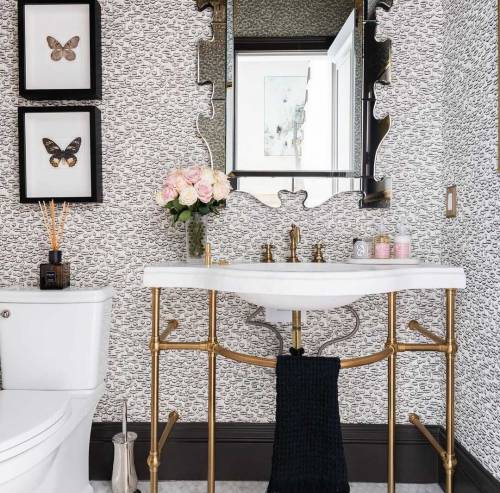 wallpaper with fitting 
