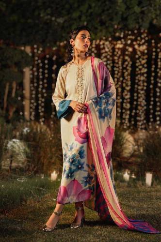 *LULUSAR  ON DEMAND**03PCS UNSTITCHED SUIT**FABRIC**(SHIRT).....SILK**