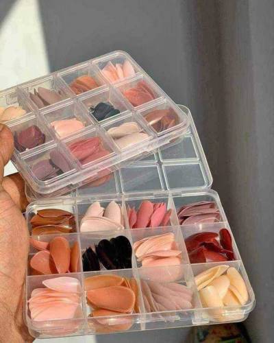 nails press on