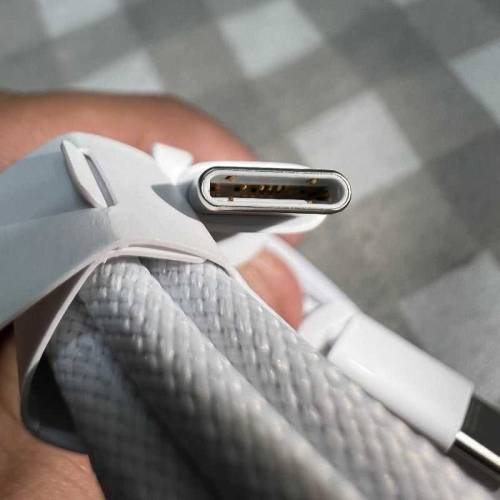 iphone 15 original cable