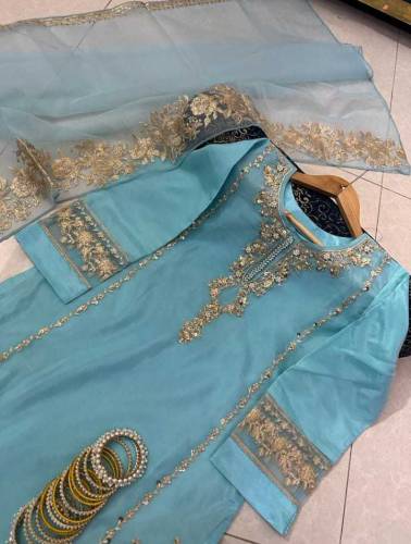 new design beautifull dresses 