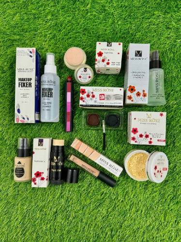9 in 1 Makeup Deal 
