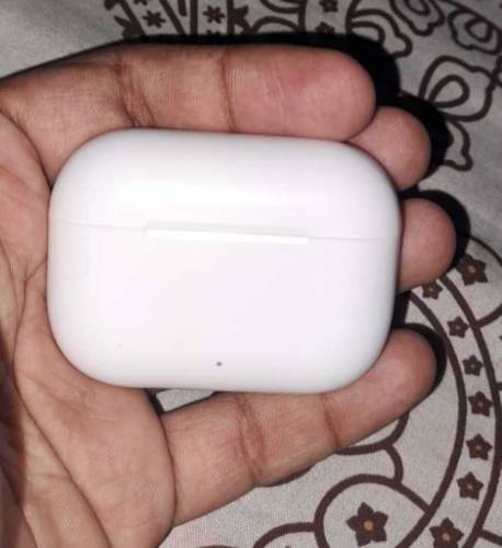 airpods pro 2nd generation white colour