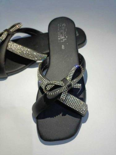 Women slippers 