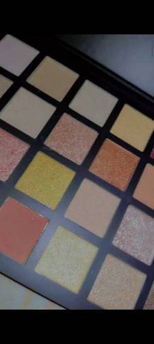 32 colours eye shadow pallete