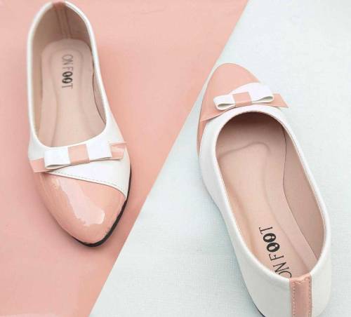•  Material: Rexine•  Pattern: Plain• 