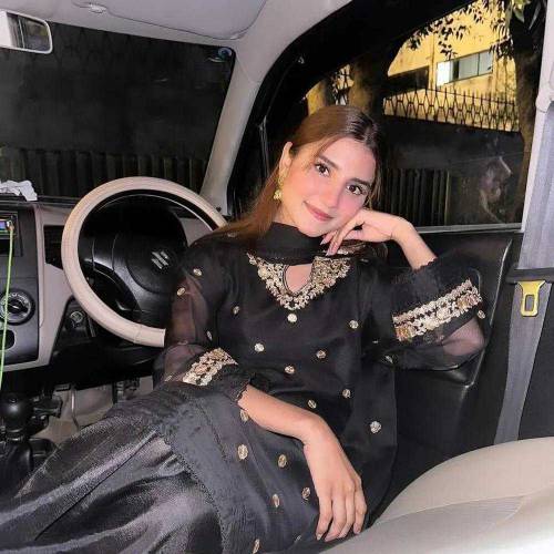 Gender: Women•  Fabric: Chiffon• most famous dress 