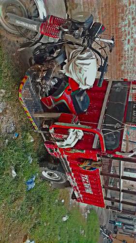 TEZRAFTAR loader rickshaw 