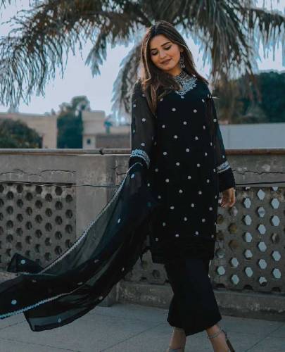 3 Pcs Women's Stitched Chiffon Embroidered Suit 