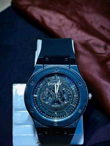 Mens classic analogue watch