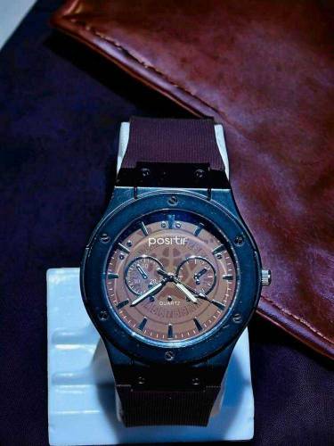 Mens classic analogue watch