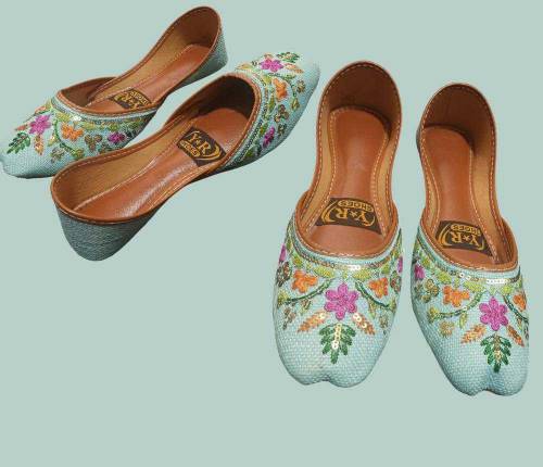 embroidered khussa 
