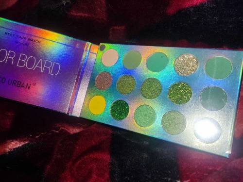 60 colours eye shadow pallete