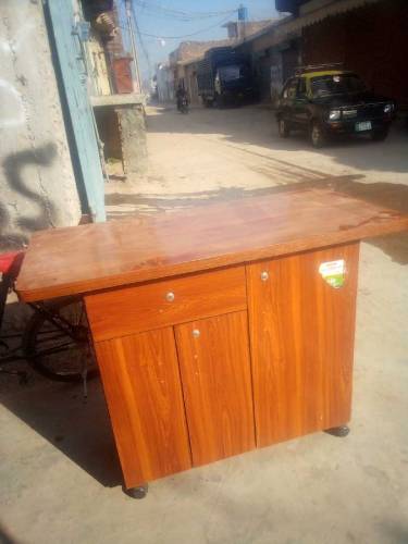 Isreri Stand Iron stand With Best Lamination 