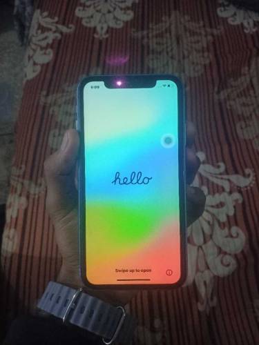 Iphone XR iCloud Locked SALE koi problem ni ha Bass iCloud laga howa h