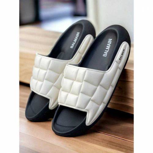 Men's Slippers trending.