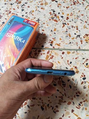 Spark 4 Mobile Ram 3Gb & Rom 32Gb With Box