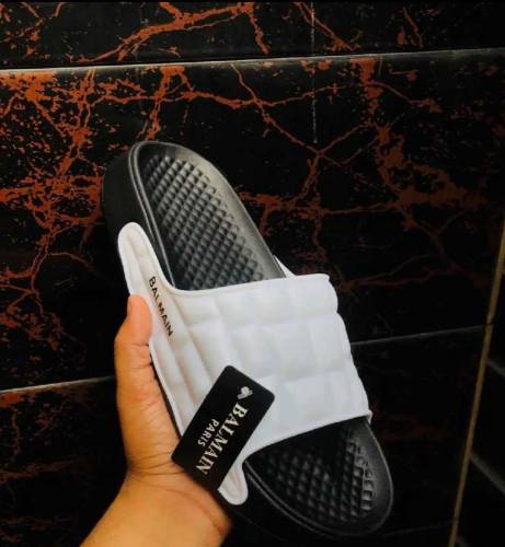 Balmain Slippers 100% Comfortable & Vert Attractive Design 