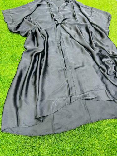 ladies silk stitched kaftan gown 