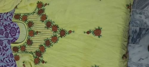 Embroiderd dresses