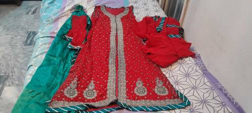 Embroiderd dresses