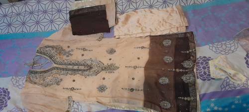 Embroiderd dresses