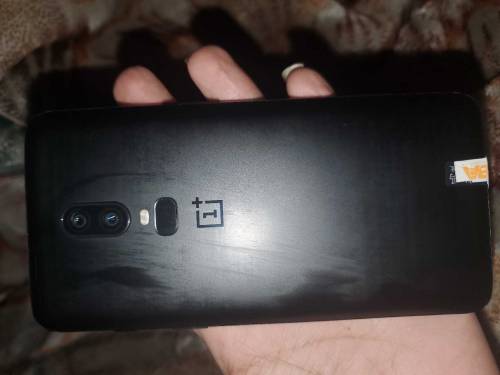 one plus 8gb ram 128gb room