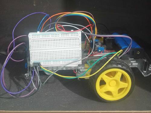 Arduino based Bluetooth App + Voice Controlled Line following robot 